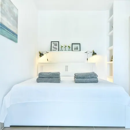 Modern Stylish In *