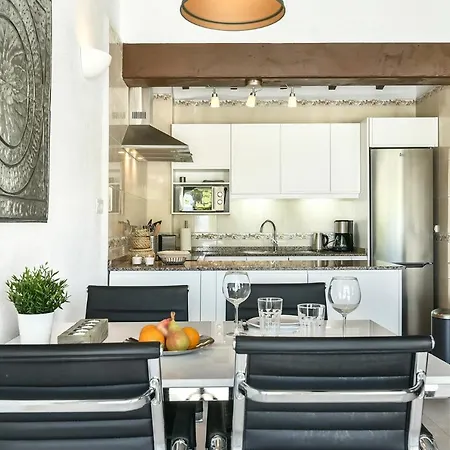 Villa Modern Stylish In